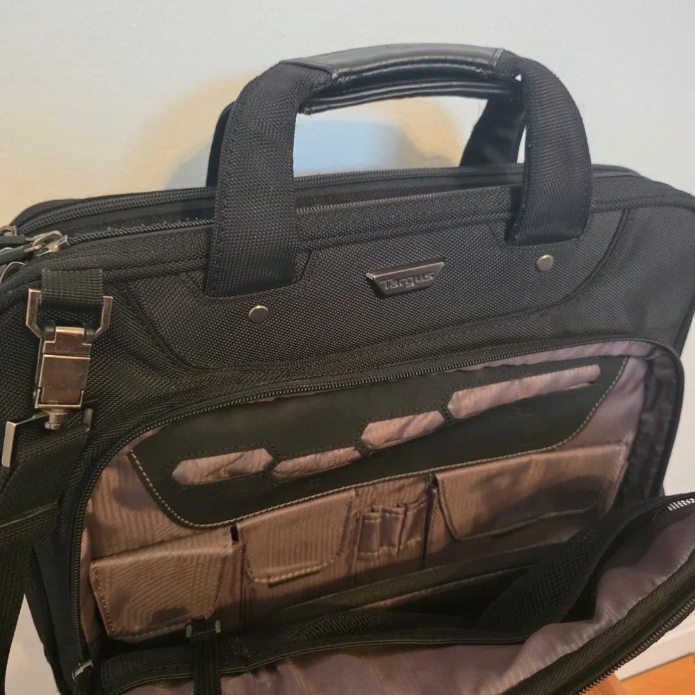 Targus Corporate Traveler Checkpoint-Friendly Traveler Laptop Case